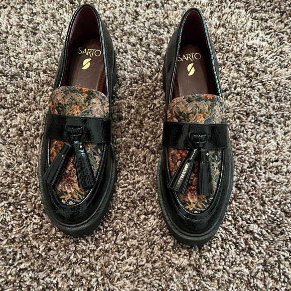 NWOT Franco Sarto Tassel Loafers. - Picture 2 of 7